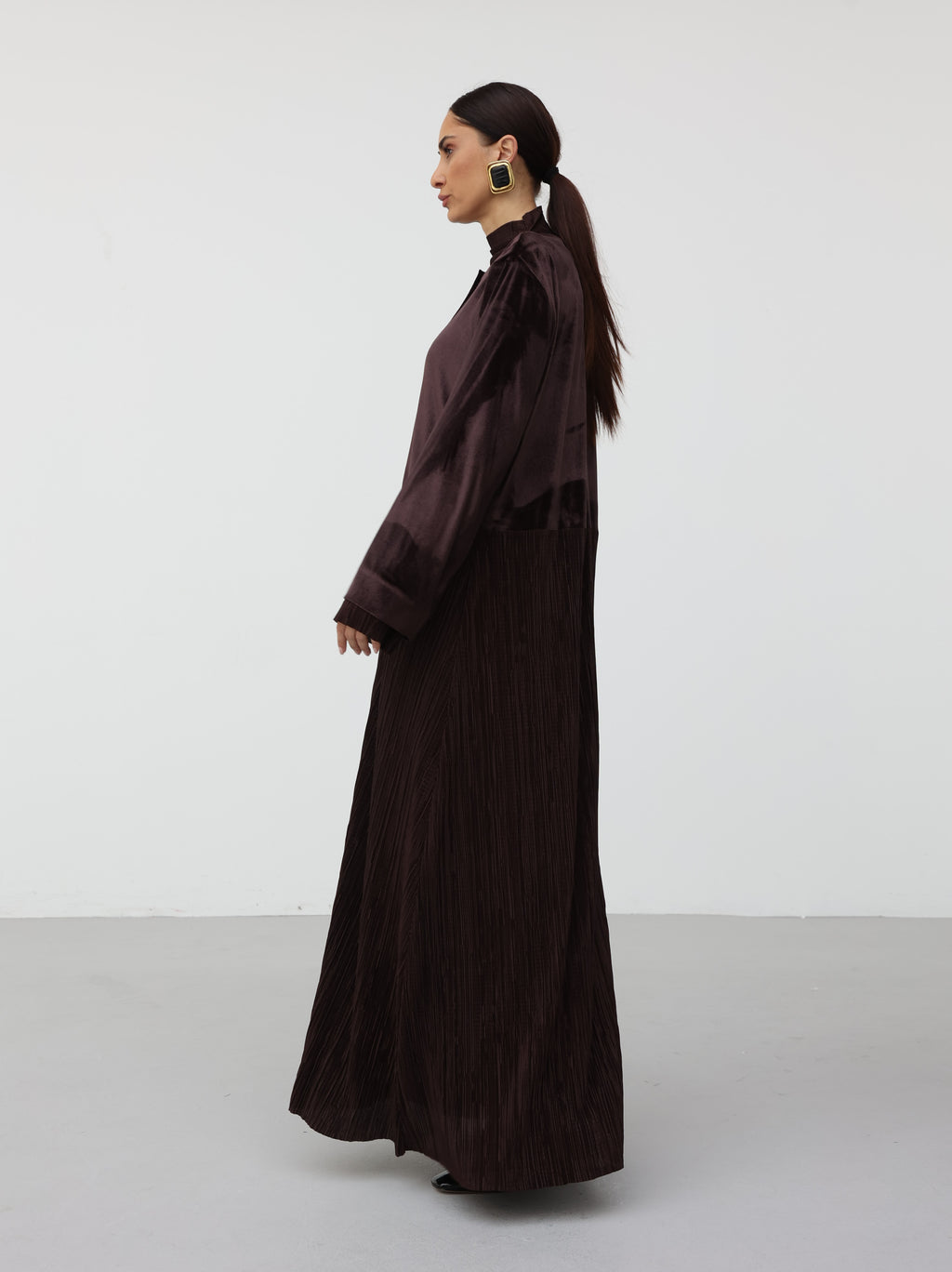The Abaya 01 - Naomi