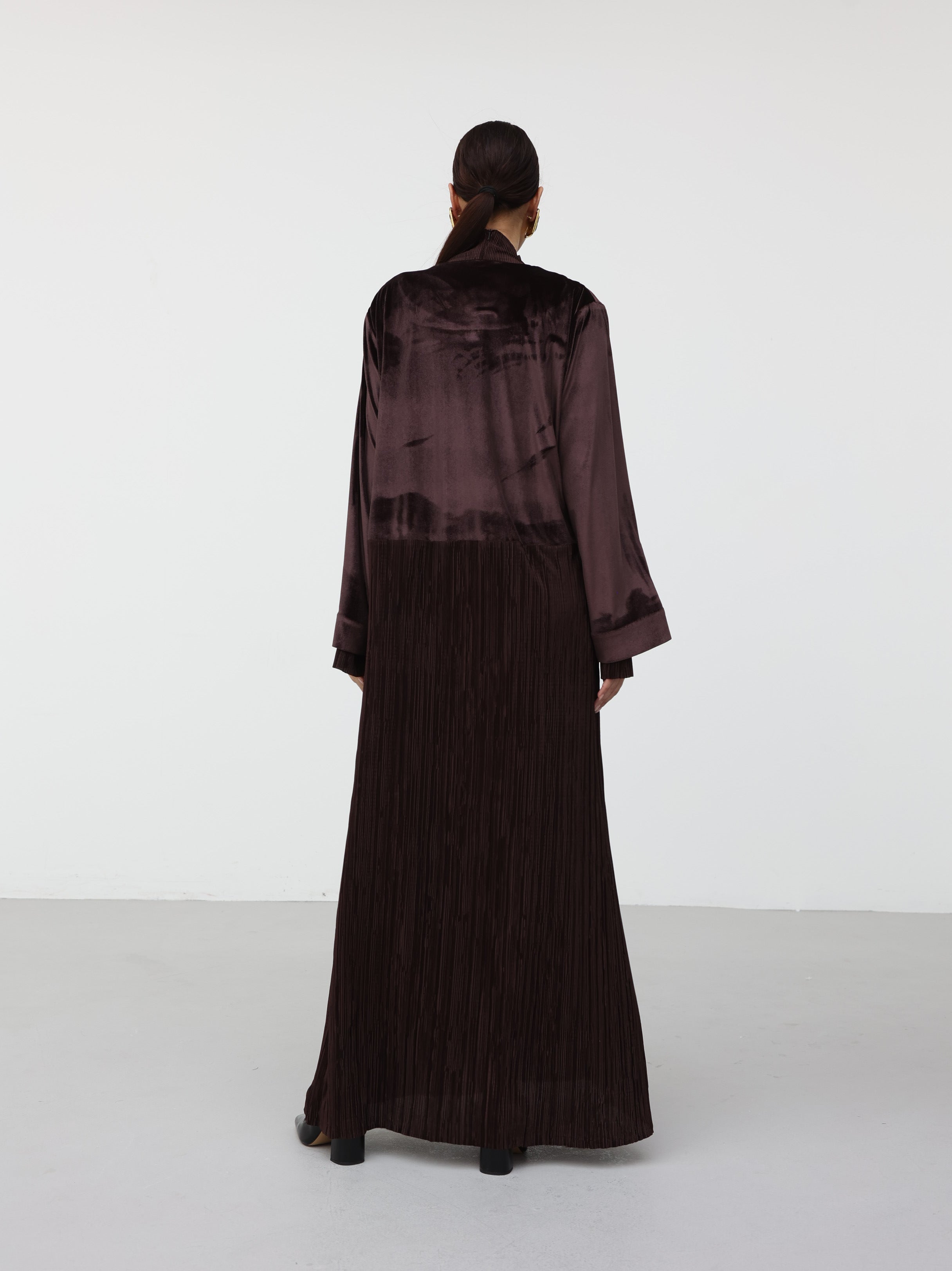 The Abaya 01 - Naomi