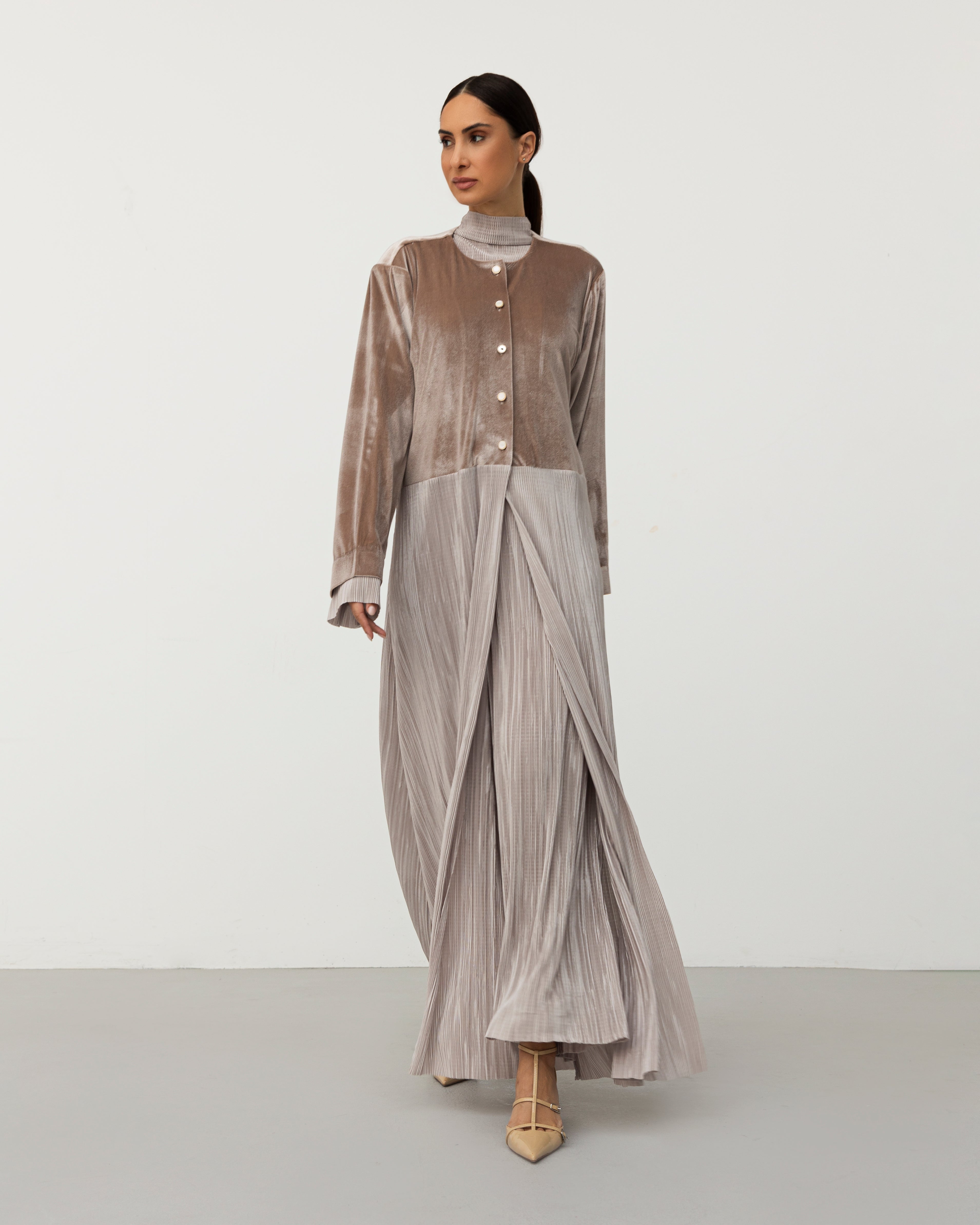 The Abaya 01 - Heidi