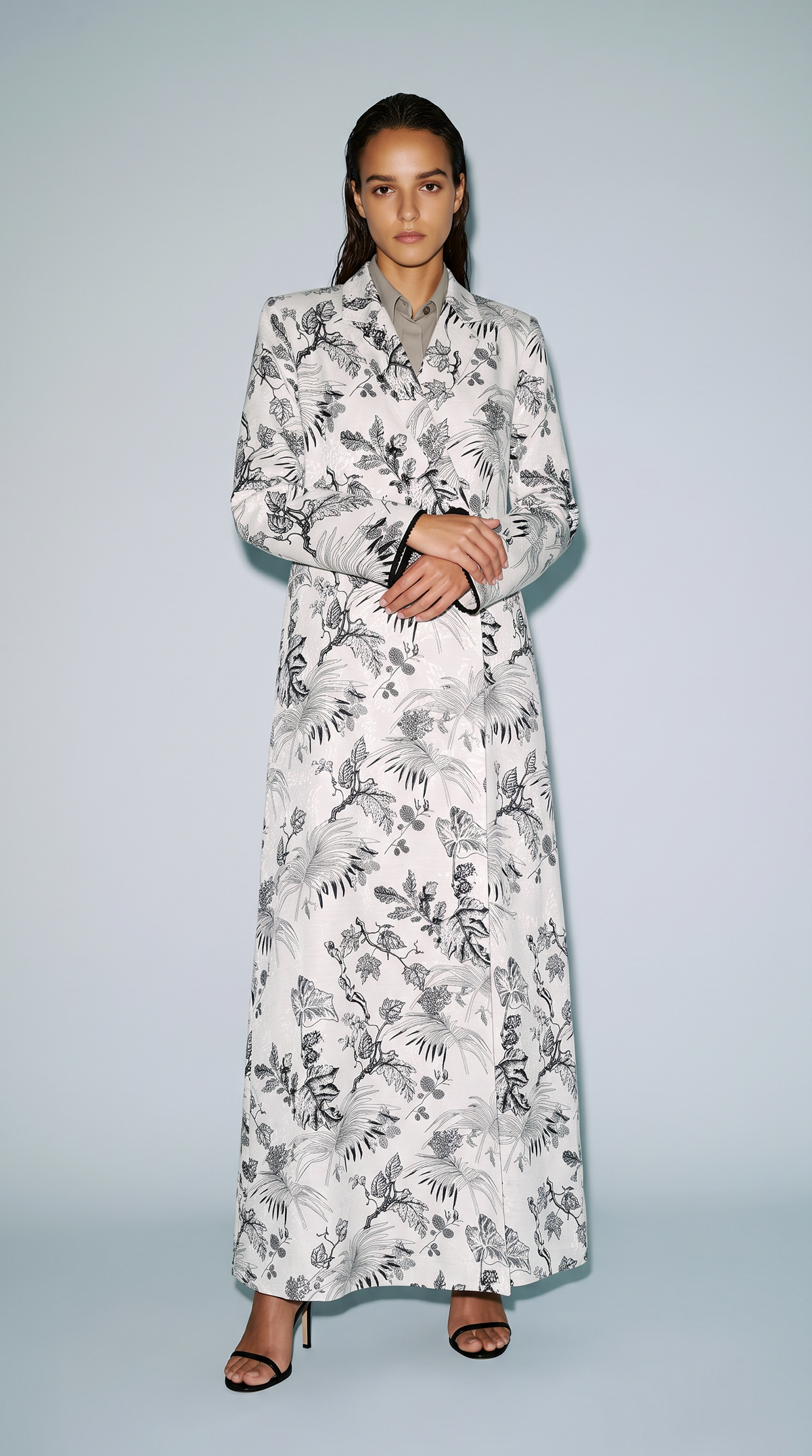 The Abaya 06 - B&W floral