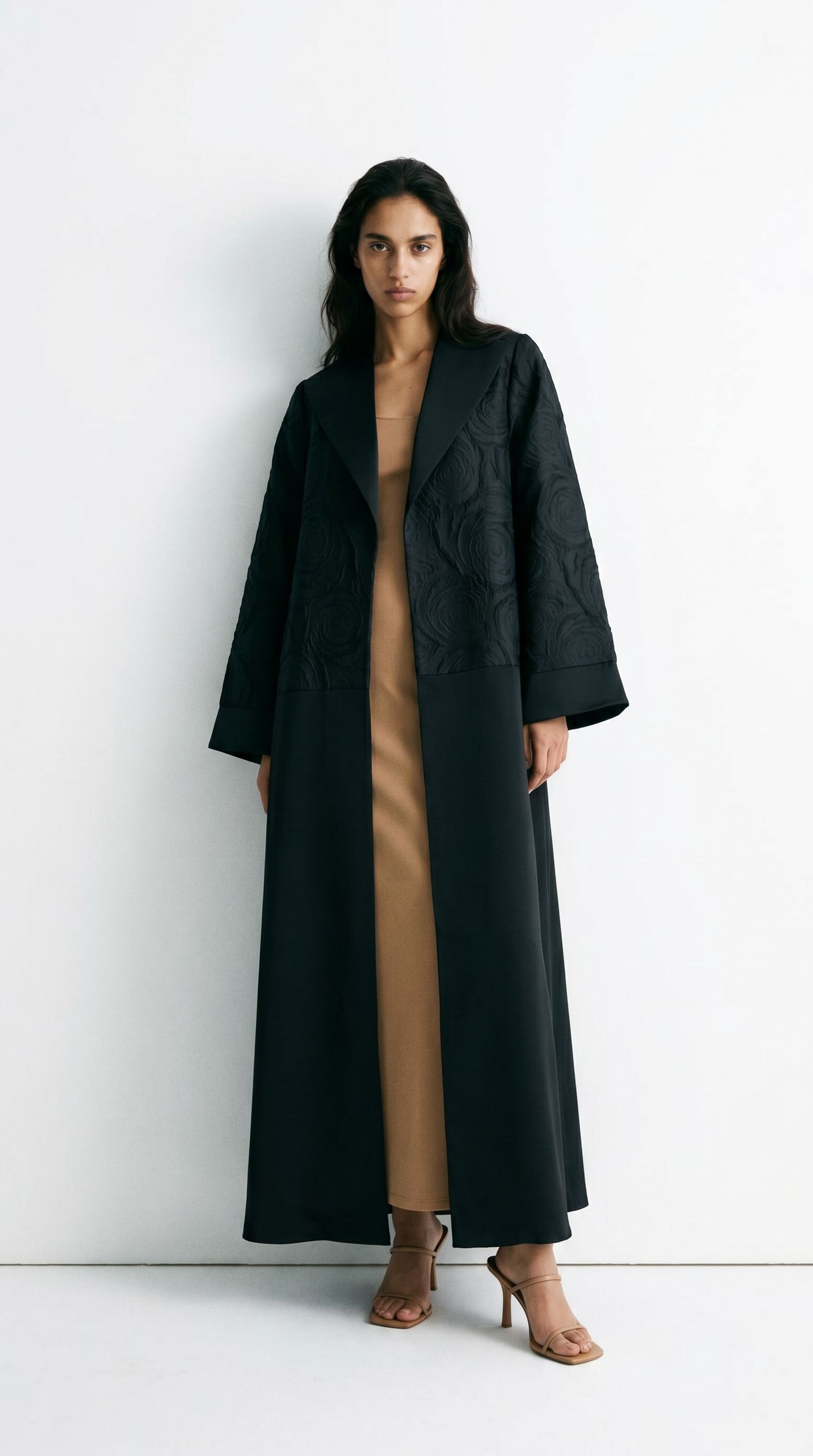The Abaya 07 - Black Roses