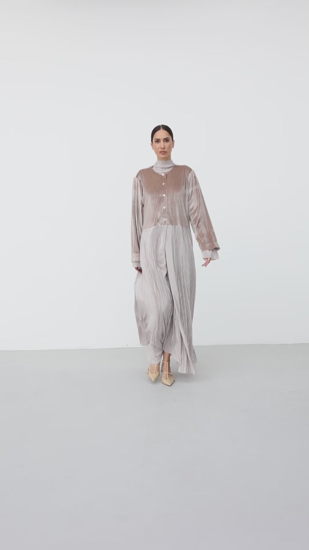 The Abaya 01 - Heidi